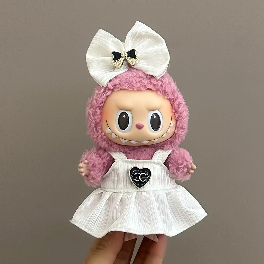 chanel-jurk voor labubu the monsters