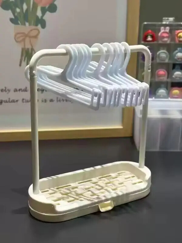 kledingrek voor labubu de monsters