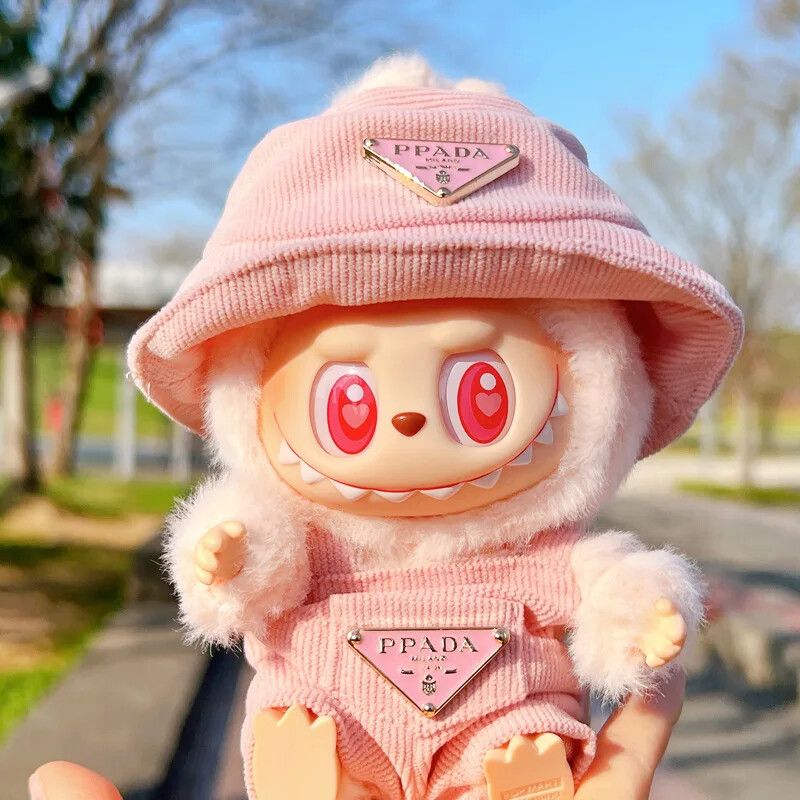 labubu the monsters prada kleding