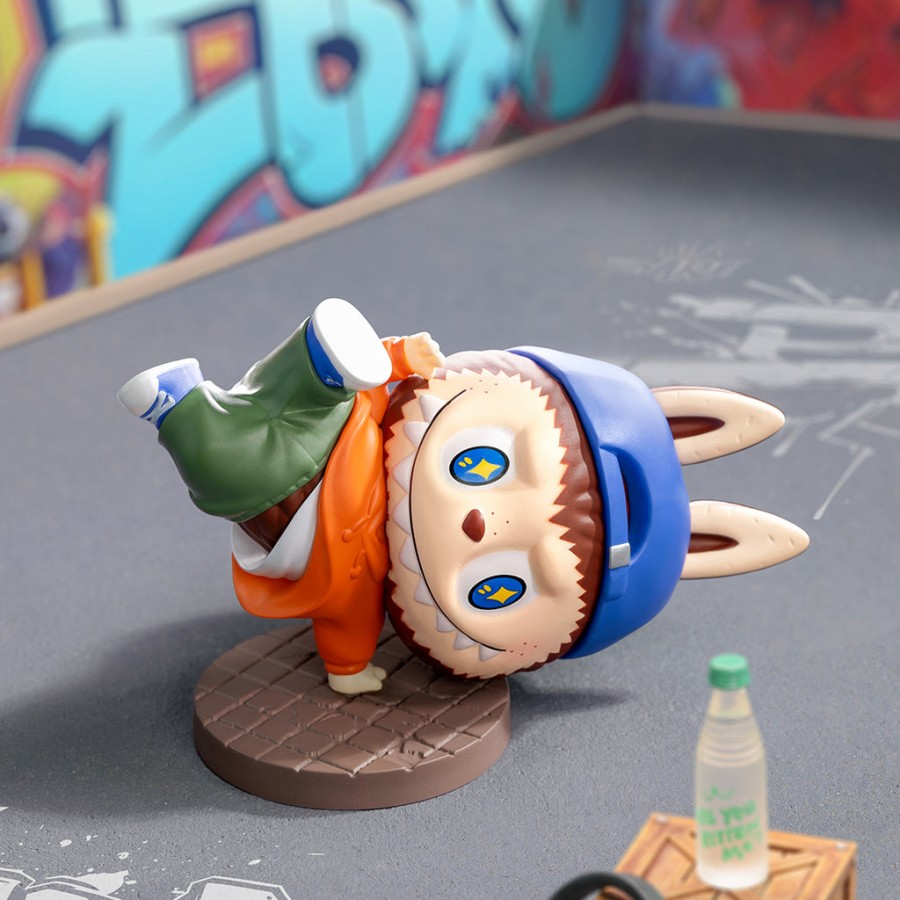 pop mart the monsters labubu hip-hop girl 100 beeldje
