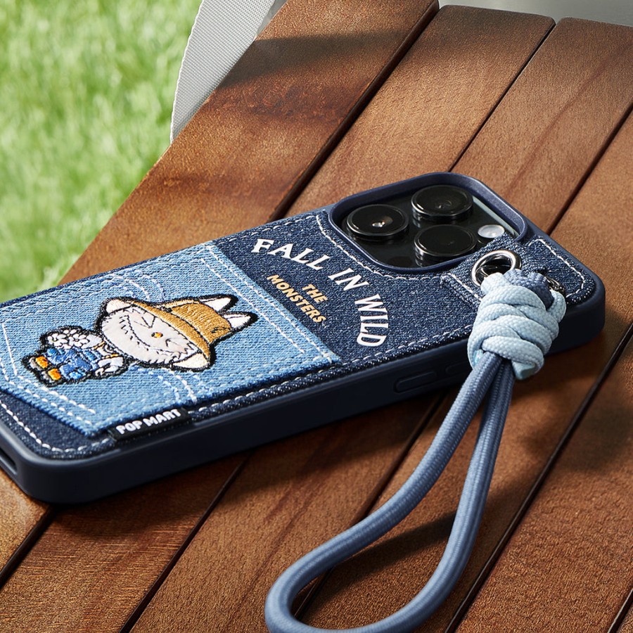 pop mart the monsters labubu fall in wild telefoonhoesje voor iphone
